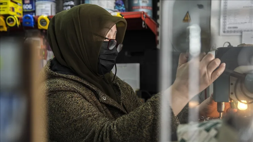 Kilitli kapılara “kadın eli” değiyor