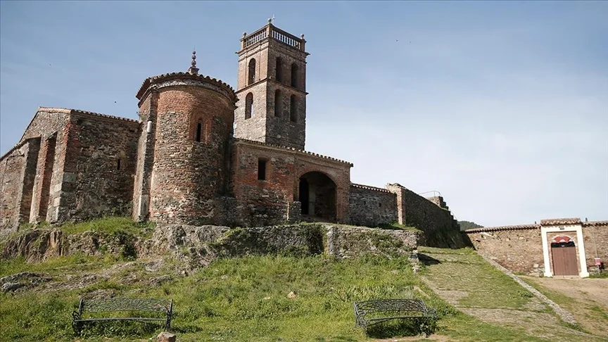 İspanya’da Endülüs döneminden kalma Almonaster la Real Camisi tarihe ışık tutuyor