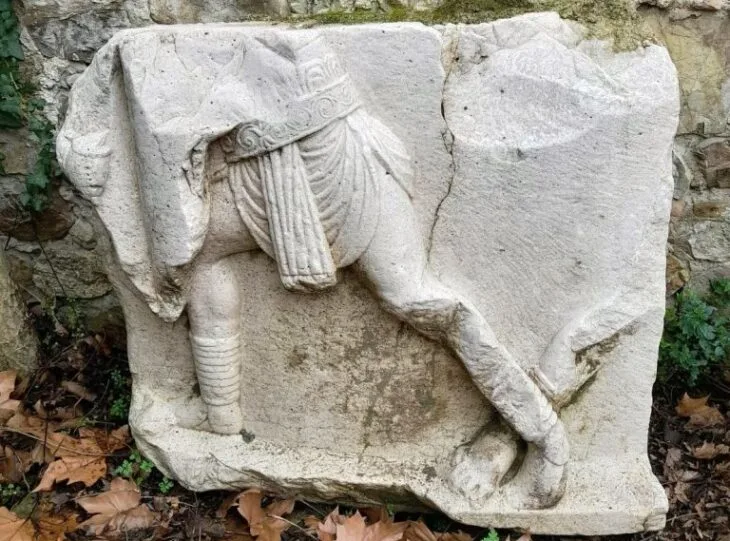 Gladyatör Sahneleri İçeren Anıtsal Roma Mezarı Keşfedildi