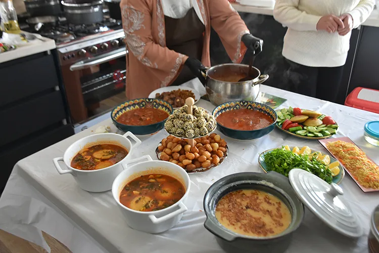 Anadolu’daki aile buluşması geleneği Kerkük’te iftar sofralarında yaşatıldı