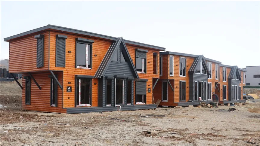 Sivas’ta iki kardeş ürettikleri ahşap evleri Avrupa’ya ihraç ediyor