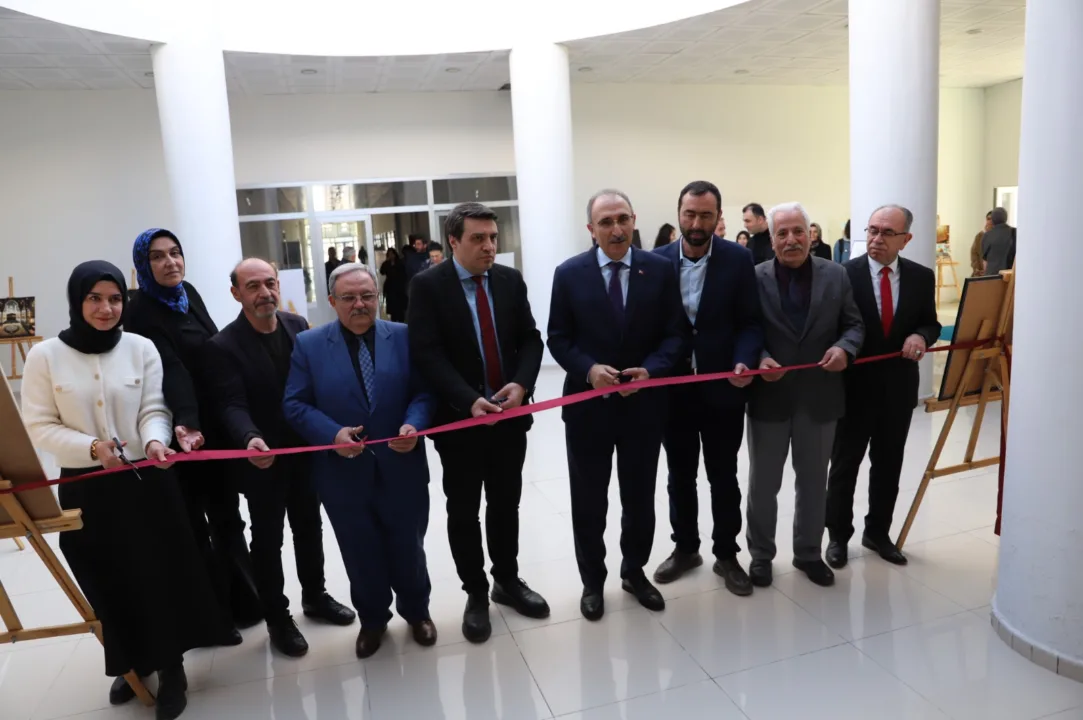 Fırat Üniversitesi’nde “Kutsal Topraklardan Dijital İzler” Sergisi Açıldı