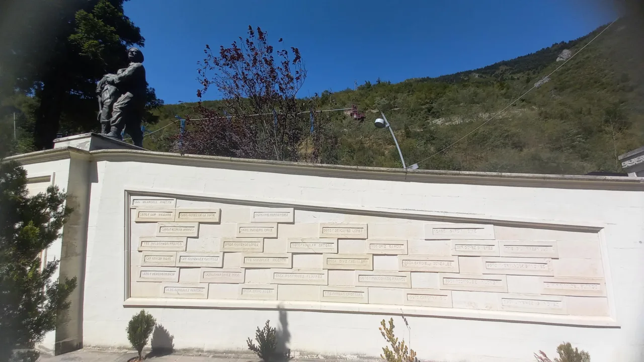 Türk-İspanyol Dostluk Anıtı