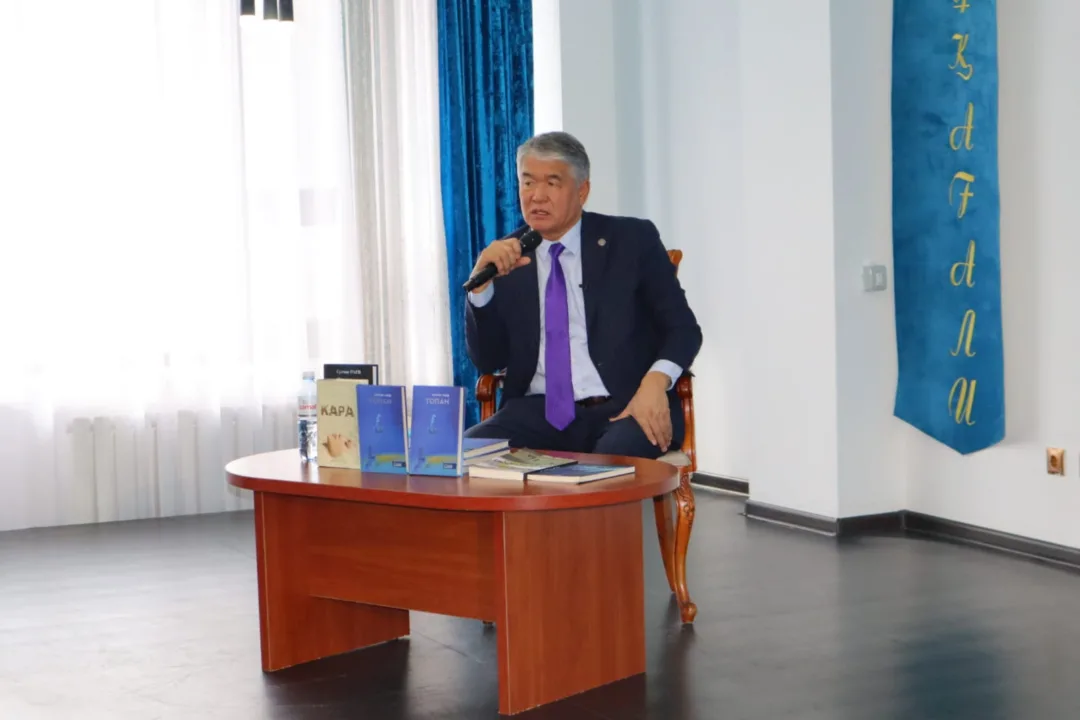 TÜRKSOY Genel Sekreteri Sultan Raev, Astana’da “Türk Dünyası: Ortak Kök, Ortak Miras” Sergisine Katıldı