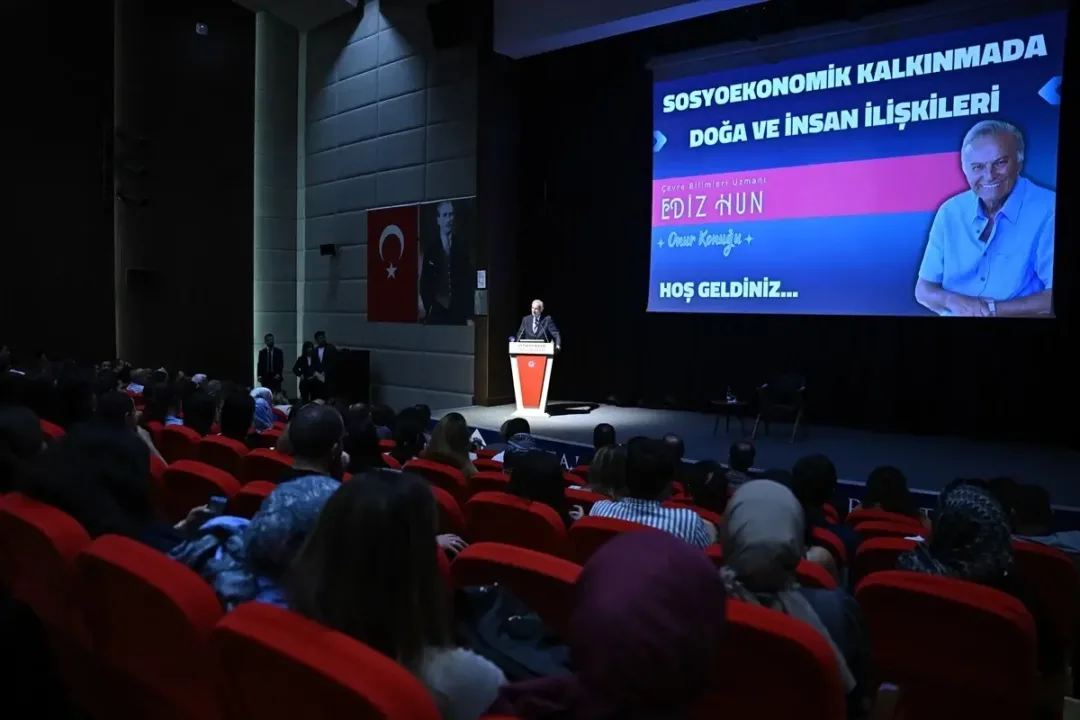 Ediz Hun’dan Gençlere Çalışma Tavsiyesi