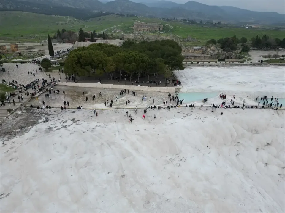 Pamukkale’de Bayram Yoğunluğu