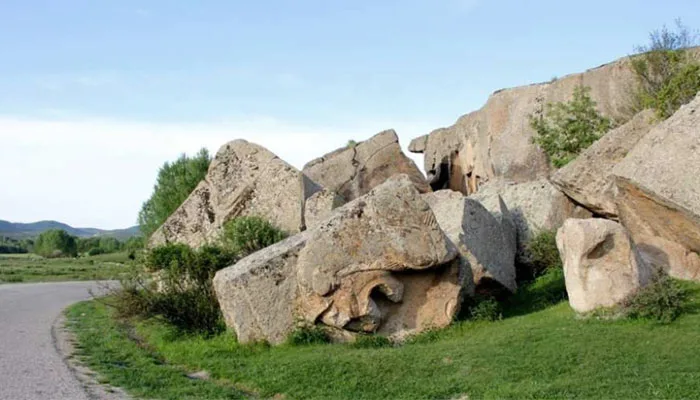 Frig Döneminin Önemli Mezar Anıtı: Yılantaş
