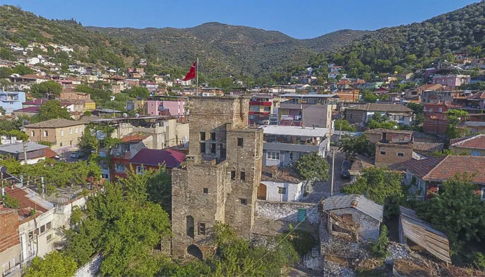 18.Yüzyıldan Beri Varlığını Sürdüren Cihanoğlu Savaş Kulesi