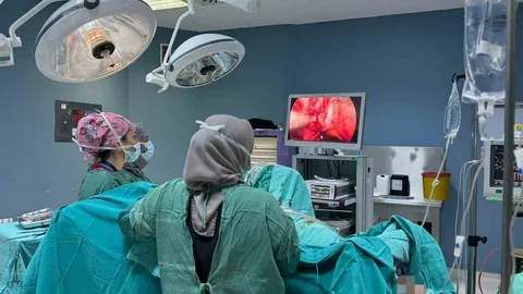 V-NOTES Yöntemiyle Ameliyat İzsiz, Dikişsiz, Kesisiz Yapılıyor