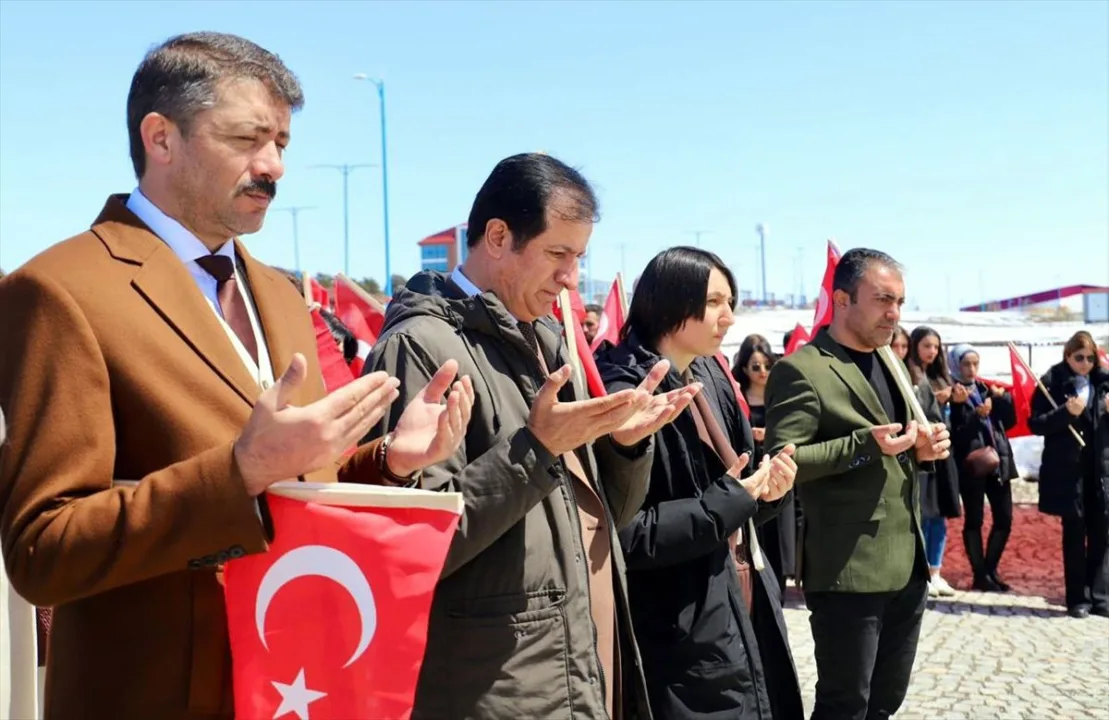 Ardahan Üniversitesi’nde “şehitlere saygı yürüyüşü” düzenlendi