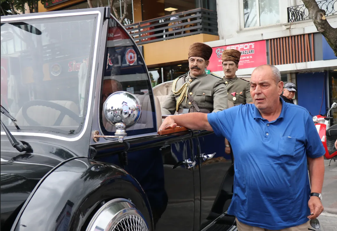 Atatürk’ün makam aracının replikasını yaptı, tarih turizmine önemli katkıları var.. belediye başkanlarına çağrı yaptı