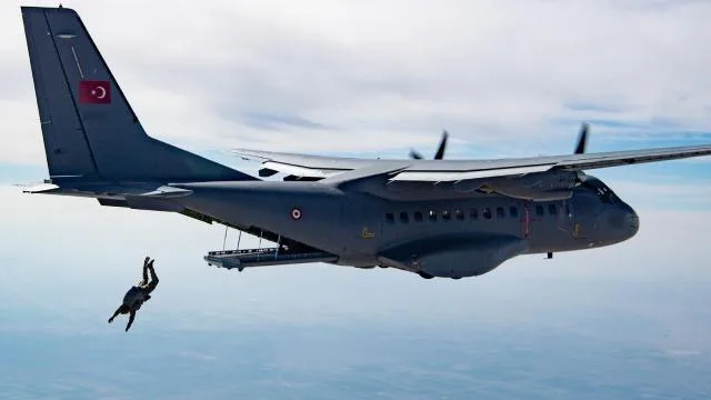 NATO’dan “Türk paraşütçü” paylaşımı