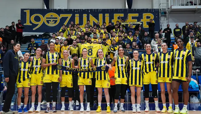 Fenerbahçe Opet şampiyonluğa göz kırptı
