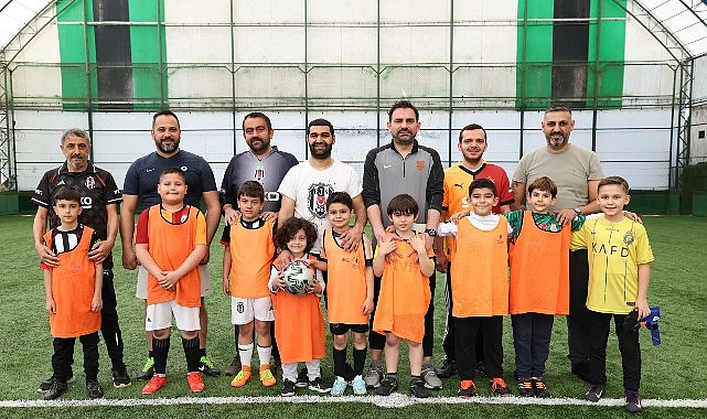 Küçükçekmece’de Renkli Maç: Babalar ve Oğulları Futbol Heyecanı Yaşadı