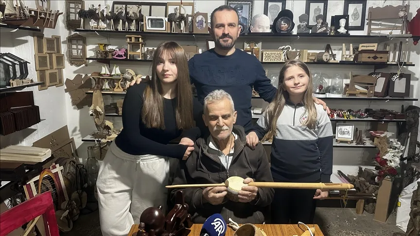 Isparta’da üç kuşaktır atık ahşap sanata dönüşüyor