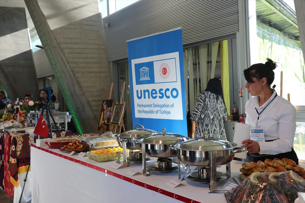 Paris’teki UNESCO merkezinde nevruz etkinliği düzenlendi