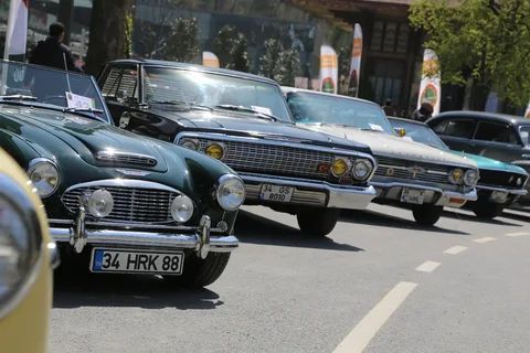 Çanakkale’de Klasik Otomobil Kulübü “Bahar Rallisi” düzenledi