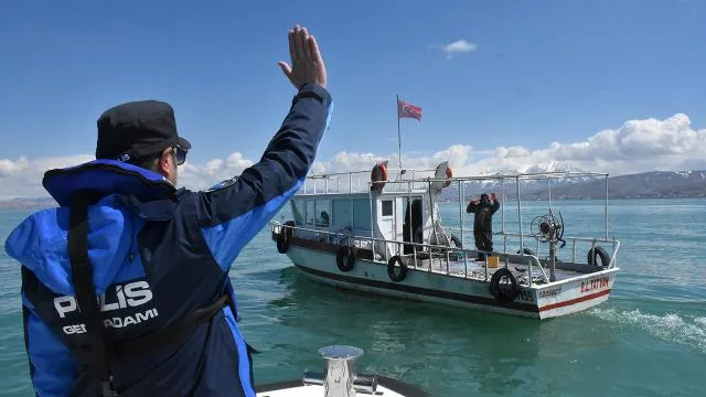 Van Gölü’nde “inci kefali” seferberliği: 24 saat denetim