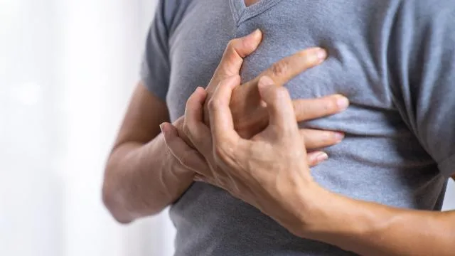 Kalp krizi aslında ‘geliyorum’ diyor: Bu sinyallere dikkat