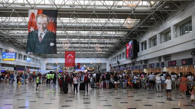 Martta hava yolu ile seyahat eden yolcu sayısı İstanbul nüfusunu aştı