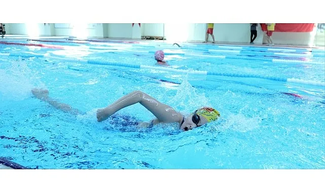 Osmangazi Belediyesi’nden 23 Nisan’a Özel Yüzme Şenliği