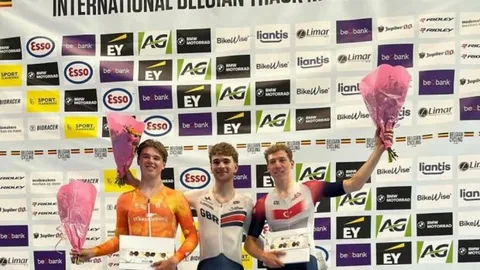 Bisiklette Konya Büyükşehir Rüzgarı Sürüyor