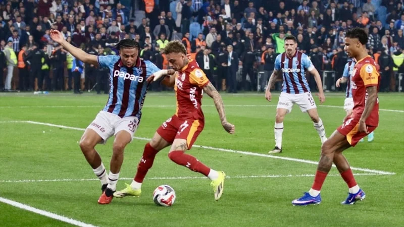 Trabzonspor, Galatasaray’ı iki golle geçti.. Şampiyonluk yarışı kızıştı