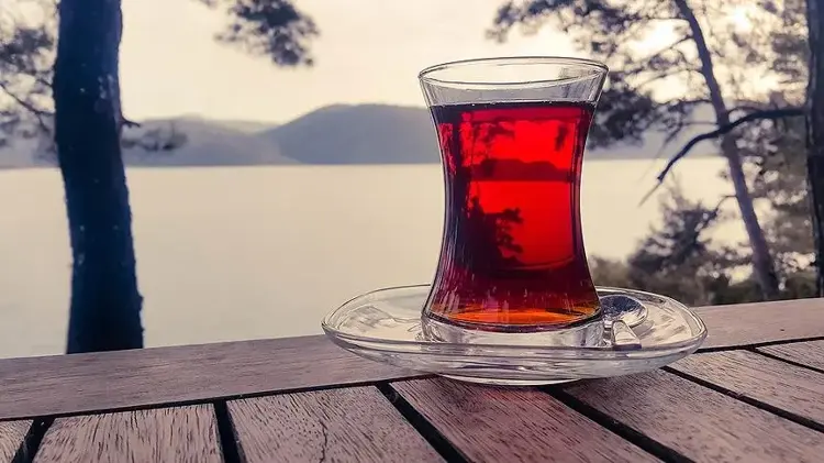Çay suyuna 1 parça ekleyin! Lezzetini 10 kat artırıyor, saatlerce bayatlamıyor