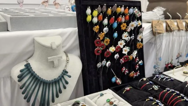 Doktoru ‘hobi’ edinmesini tavsiye etti, cam işleme sanatı mesleği oldu