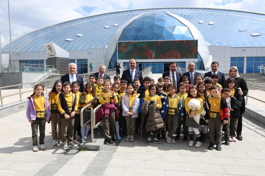 Konya Protokolü Bilim Merkezi’nde Öğrencilerle Buluştu