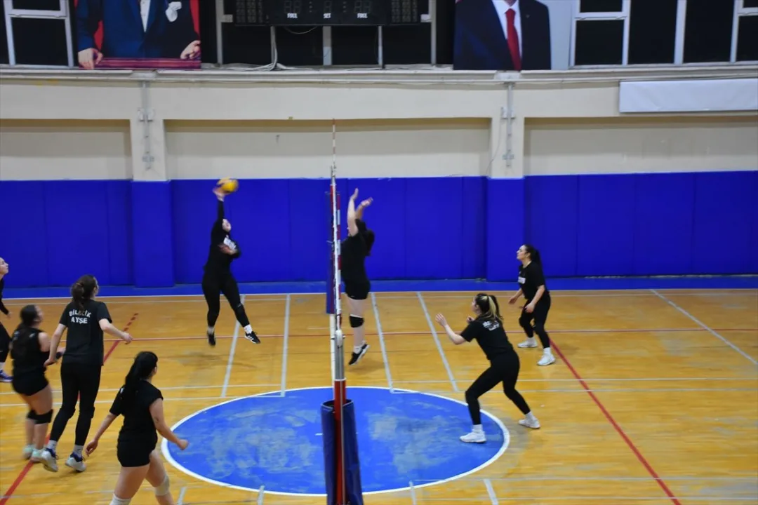 Bilecik’in kadın voleybol takımı 2. Lig için sahaya çıkıyor