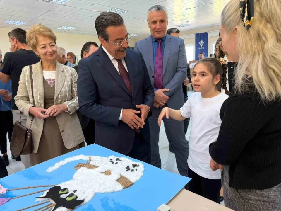 Burhaniye’de özel öğrencilerin düzenlediği bilim fuarı ilgi gördü