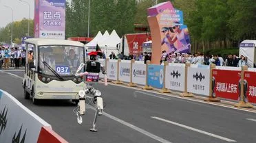 İnsansı Robotlar Yarı Maraton Rekoru Kırdı
