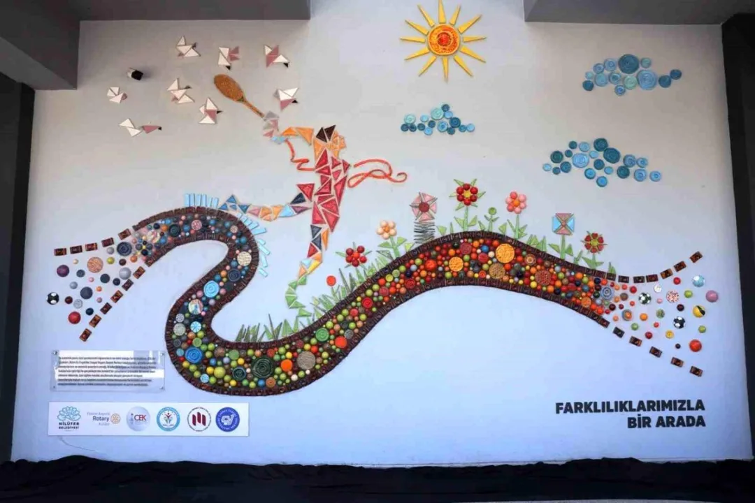 Nilüfer’de renkli dayanışma: Sanat ve sevgi panosu