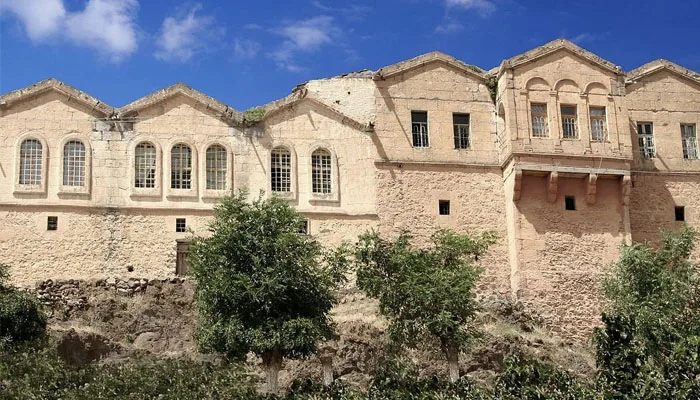Kapadokya Mimarisinin En Güzel Örneklerinden Gelveri Evleri