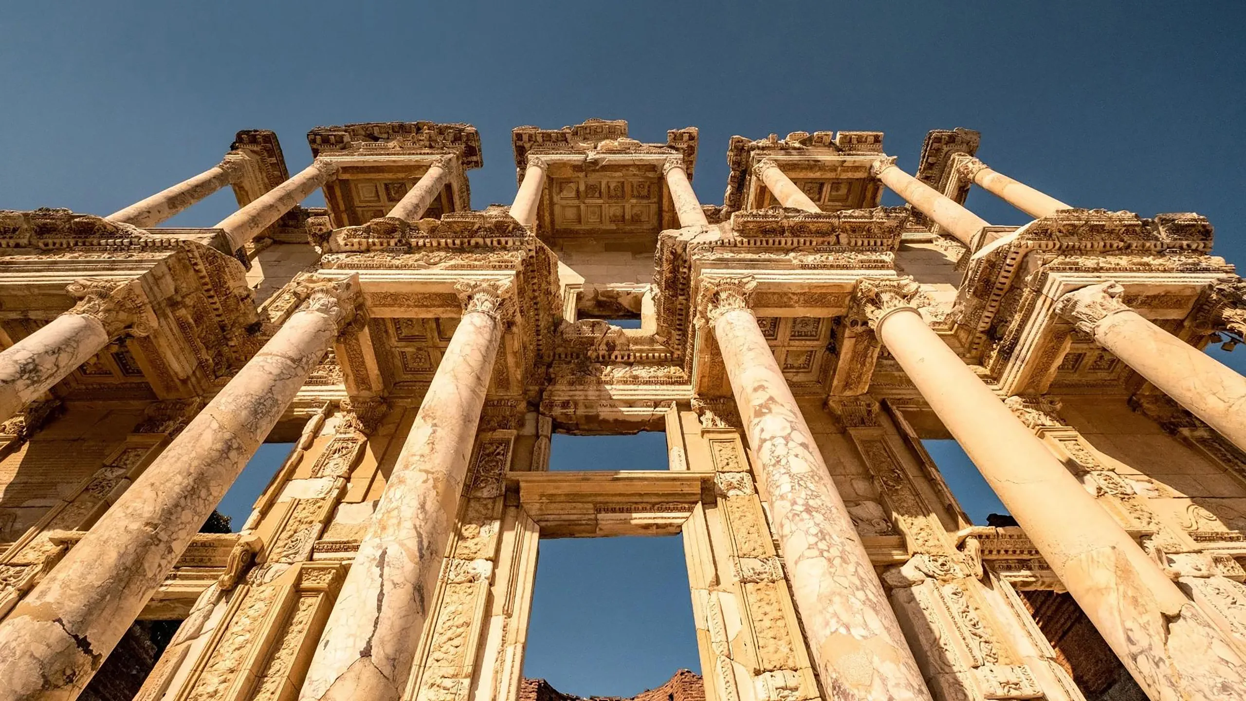 Efes Antik Kenti’nin İlim Merkezi: Celsus Kütüphanesi