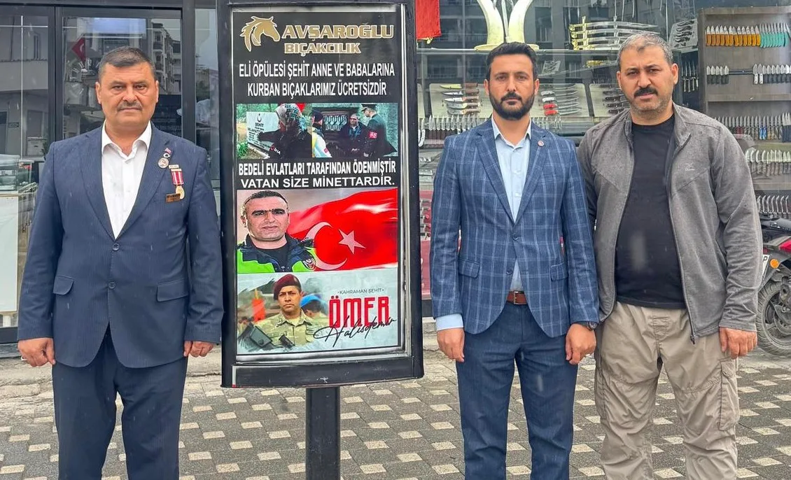 Gazi Avşaroğlu’ndan Şehit Ailelerine Bıçak Hediyesi
