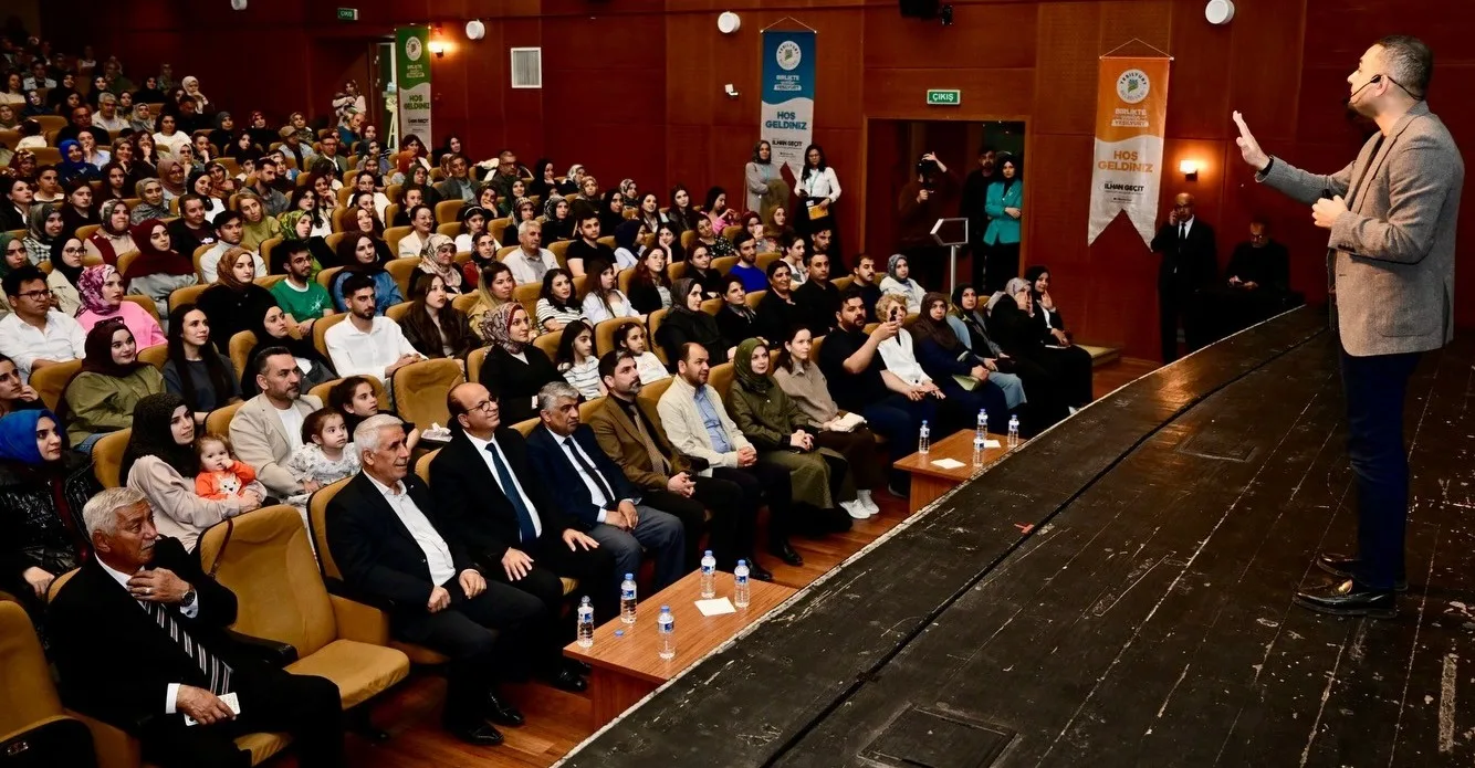 Ailenin Görevi; Çocuğa Güvenli Bir Hayat Sunmaktır