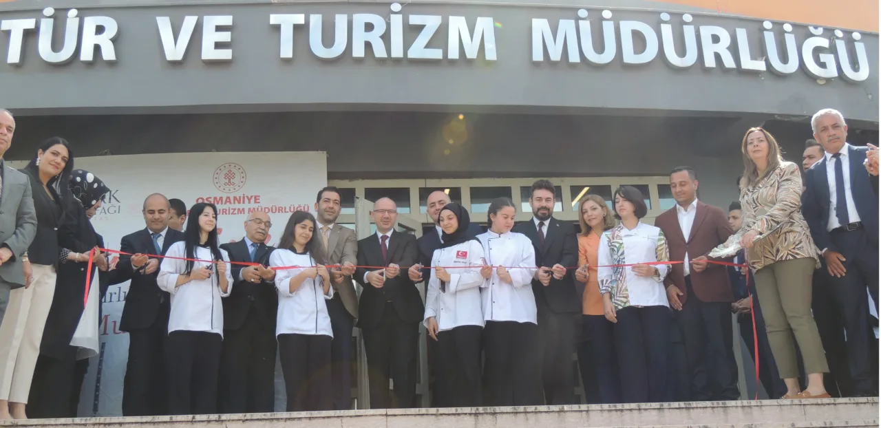 Toprakkale Kalesi Kazı Buluntuları Sergilendi