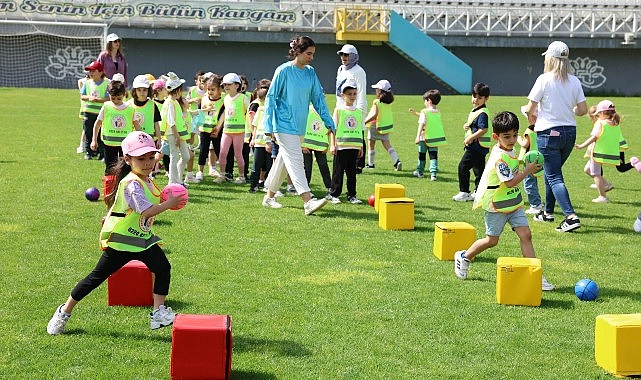 Spor Şenlikleri’nde sıra minik öğrencilerin