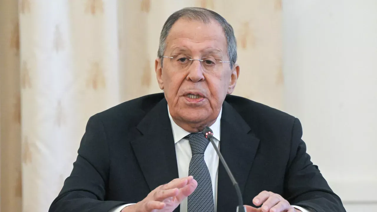 Lavrov: ABD ve İran’ın kabul edeceği her çözümü destekleriz