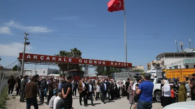Akçakale Gümrük Kapısı’nda pasaportlu geçişler başladı