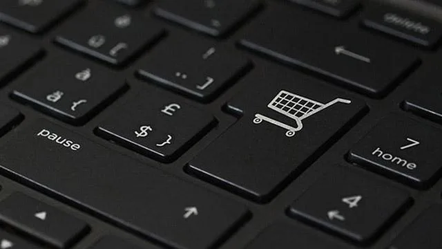 Fenomenlerin yönlendirmeleri tüketiciyi akılcı alışverişten uzaklaştırıyor