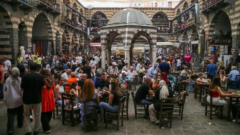 Diyarbakır ve Mardin’de bayram tatili yoğunluğu