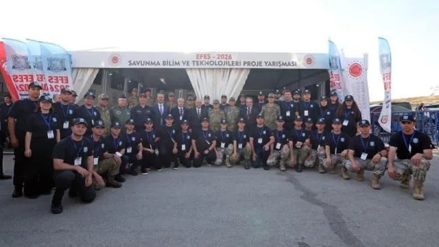 Milli Savunma Bakanı Güler, EFES-2026 Tatbikatı’nda savunma sanayisi sergisini gezdi