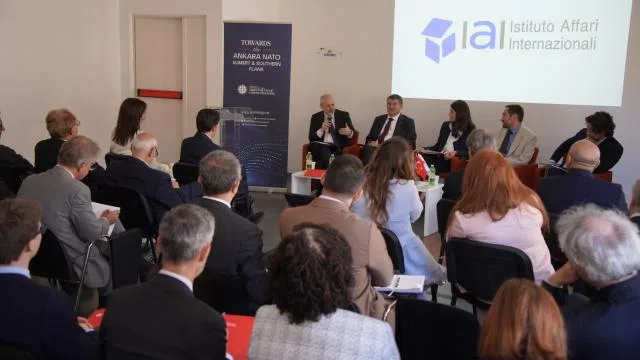 Roma’da ‘Ankara Nato Zirvesi Ekseninde İttifakın Güney Kanadı’ paneli düzenlendi