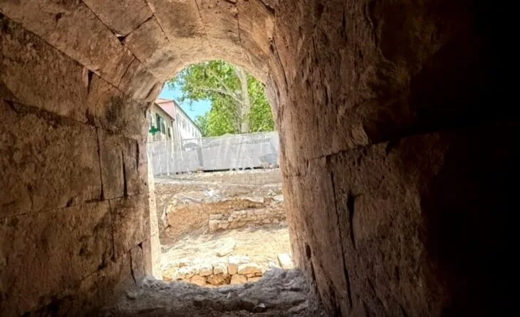 Split’in Altında Gizli Roma Geçidi Keşfedildi: Diocletianus Sarayı’na Giden Gizli Bir Giriş Ortaya Çıkarıldı