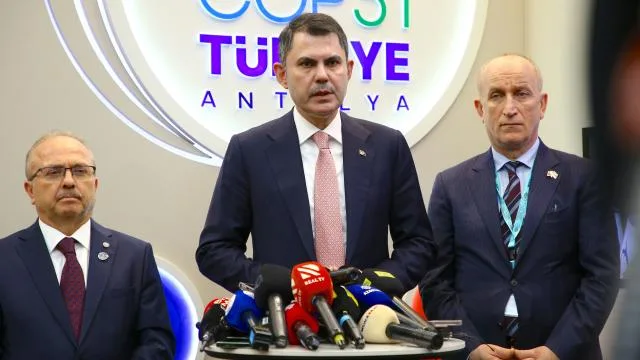 Bakan Kurum, Bakü’de 13. Dünya Kentsel Forumu’na katıldı