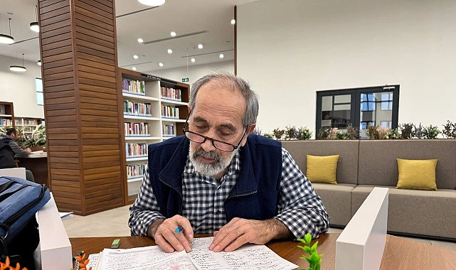 Tuğran Amca’nın okuma aşkı yıllara meydan okuyor