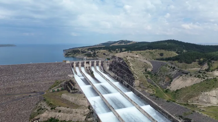Yağışlar barajları doldurdu, elektrik üretiminde rekor geldi